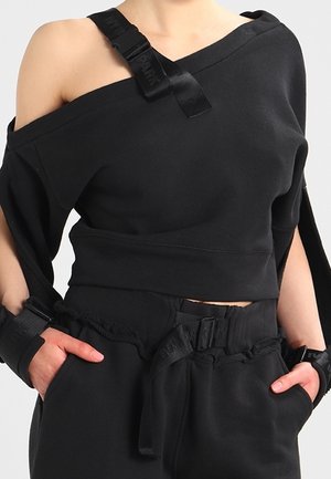 Sweater - black