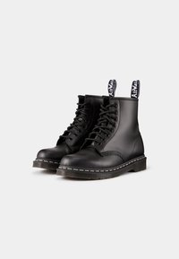 Dr. Martens Botines con cordones - black