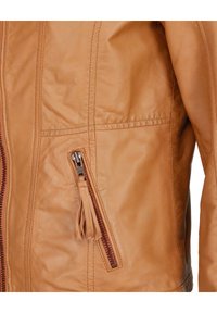 JCC Nahkatakki - cognac