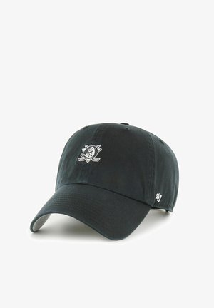 Schwarze Baseballkappe mit einem weißen, gestickten Logo einer Hockeymaske und gekreuzten Schlägern auf der Vorderseite sowie '47' an der Seite.