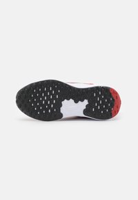 Nike Performance REVOLUTION 7 - Chaussures de running sur route - gym red/black/white