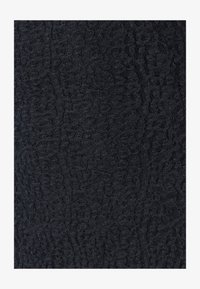 Sélectionné, black