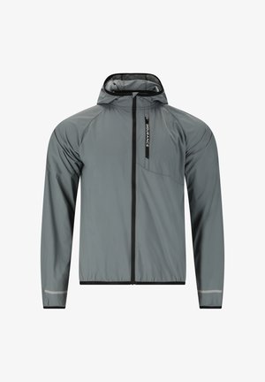 Lichte grijze regenjas met een capuchon, volle rits aan de voorkant en een borstvak. Kenmerkt zwarte accenten en een reflecterende streep op de mouwen.