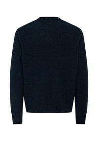 Maglione lavorato a maglia di un navy scuro con scollatura rotonda, polsini e orlo a coste, e una finitura morbida e testurizzata. La vista posteriore mostra un design semplice.