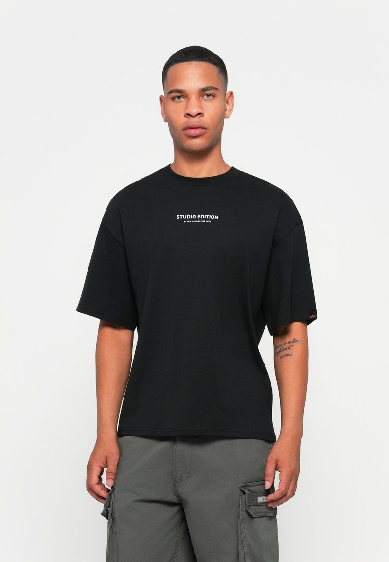 Alpha Industries T-Shirt Uomo Basic Con Logo - 100% Cotone, Vestibilità Regolare, Girocollo A Coste - Nero