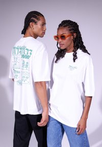 YOURTURN UNISEX biały