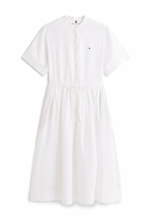Hvid midi-kjole med korte ærmer, knaplukning foran, talje med snøre og lille logo på brystet.