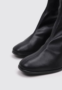 Sandra Fontán Botines - black