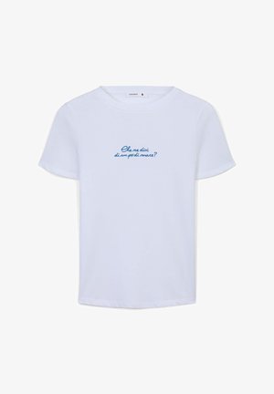 T-shirt bianca in cotone con maniche corte, caratterizzata da un testo blu che recita "Che me dici di un po' di mare?" centrato sul davanti.