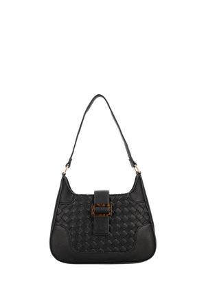 Schwarze Handtasche mit geflochtenem Frontpaneel, abgerundeten Kanten, rechteckiger Schildpatt-Schnalle und einem einzelnen Schulterriemen mit goldfarbenem Beschlag.