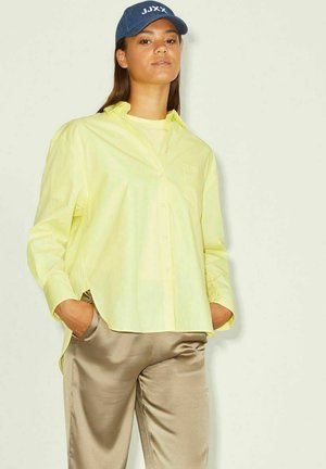 JAMIE LS RELAXED NOOS - Button-down blouse - elfin yellow