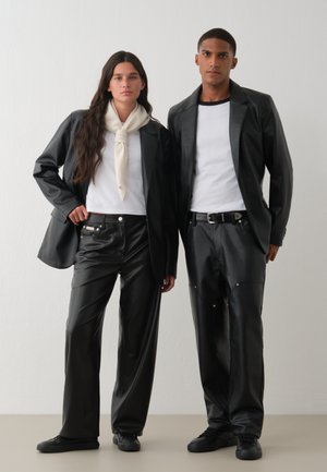 Calvin Klein Jeans, EXCLUSIVE FAUX LEATHER BLAZER - Chaqueta de cuero sintético - black