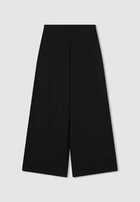 Czarne spodnie dzwony o gładkiej fakturze, z wysokim stanem i prostym fasonem. Bez widocznych wzorów ani detali metalowych.