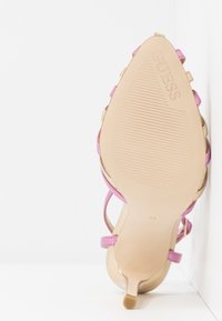 Guess Sandales à talons hauts - gold-coloured