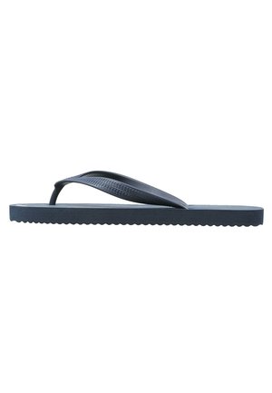 Marineblaue Flip-Flops mit strukturierter Sohle und Zehenstegriemen, seitlich auf weißem Hintergrund dargestellt.