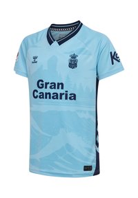 Ljusblå fotbollsjersey med kort ärm och marinblå accenter. Har trycket "Gran Canaria" och ett vågmönster på den nedre delen. Tillverkad av andningsbart material.