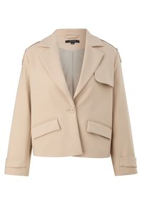 Blazer court beige avec larges revers, fermeture à un bouton, poches à rabat et manches longues avec poignets, présenté sur fond blanc.