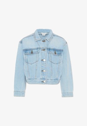 Lichtblauwe cropped spijkerjack met knoopsluiting aan de voorkant, twee borstzakken met knopen en lange mouwen.