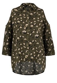 Blouse boutonnée vert olive avec imprimé floral abstrait beige et noir, col, manches trois-quarts et ourlet arrondi.