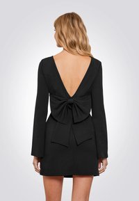 Cupshe Vestido de tubo - black