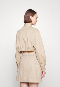 Calvin Klein Jeans ARCHIVAL MONOLOGO CROPPED SHIRT - Pluus - travertine