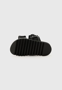 Toga Mules - black