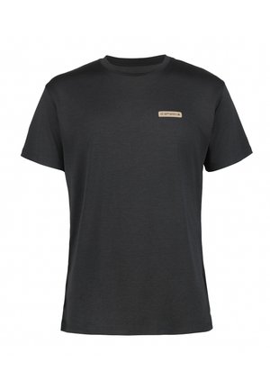 Zwarte korte mouwen t-shirt met een ronde halslijn en een klein logo op een lichte achtergrond aan de linkerkant. Soepele textuur, casual pasvorm.