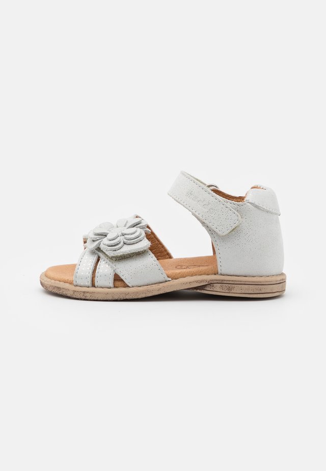 CARLINA - Sandalen - white