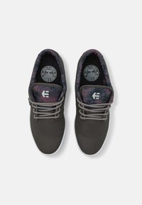 Etnies JAMESON 2 ECO - Sapatilhas - corrosion wash