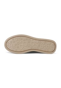 Suola di una scarpa, gomma beige chiaro con motivo testurizzato. Presenta un logo in rilievo e bordi scanalati per una migliore aderenza. Nessun segno di usura o graffi visibili.