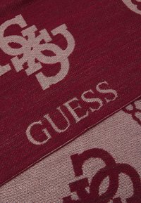 Guess SCARF 80X180 - Šalikas - fuchsia