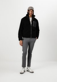 Jack & Jones JJBRADLEY JACKET - Fleecejas - black