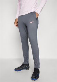Nike Performance STRIKE PANT - Joggebukse - iron grey/black/sunset pulse