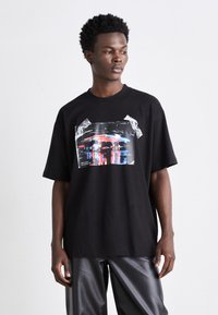 HUGO - DUTIRE - Print T-shirt - black Thumbnail Image 1