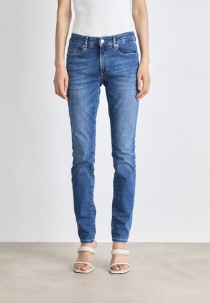 BOSS JACKIE - Calças de ganga justas - bright blue