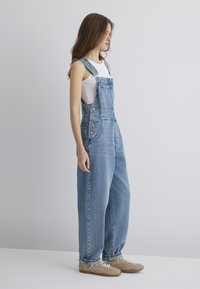 Thumbnail Image 6