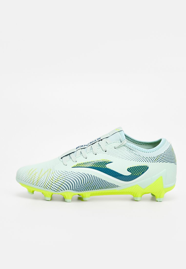Botines de fútbol para terreno firme