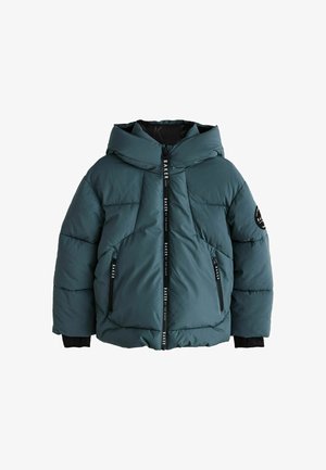 Türkisfarbene Steppjacke mit Kapuze, Frontreißverschluss, zwei Reißverschlusstaschen, schwarzen Bündchen und rundem schwarzem Aufnäher am linken Arm.