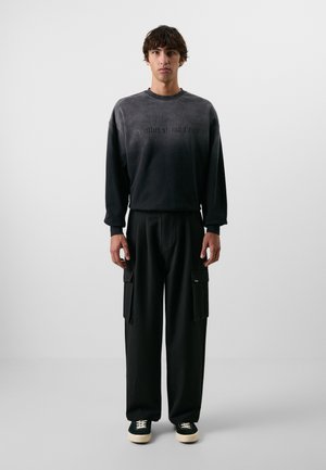 OISHI UNISEX - Παντελόνι cargo - black