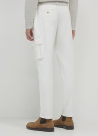 Calliope CON TASCONI  - Cargohose - bianco