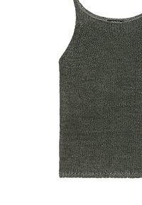 Débardeur en maille de couleur vert foncé. Dispose de larges bretelles, d'un décolleté arrondi et d'un tissu texturé avec une coupe décontractée. Sans embellissements.