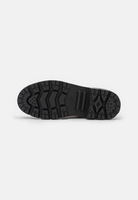 Palladium Kotníková obuv - black