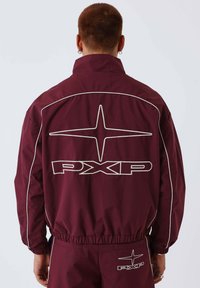 Niet geselecteerd, bordeaux