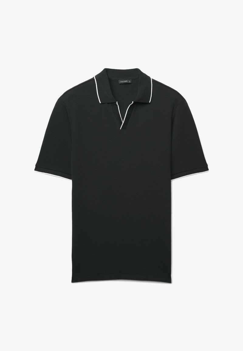 Schwarzes Poloshirt aus strukturiertem Stoff, mit kurzem Kragen und weißem Rand sowie einer leicht verlängerten Knopfleiste.