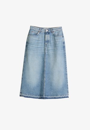 Hellblauer Denim-Midirock mit Fronttaschen, Gürtelschlaufen, Knopf- und Reißverschluss sowie verblassten Details.