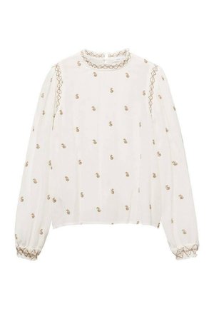 Hvid bluse med lange ærmer, små brune paisley-mønstre, rynkede manchetter og krave samt dekorative syninger på skuldre og ærmer.