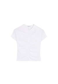 Top blanco de manga corta con detalles fruncidos en el centro frontal y un sutil cuello en forma de V.