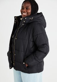 Vero Moda Curve FARAH JACKET - Winterjacke - black