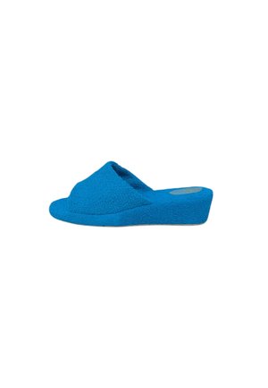 Pantofole aperte morbide blu con suola a zeppa bassa e superficie in tessuto strutturato vista di lato.