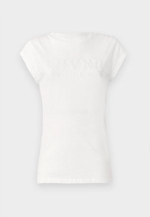 Hvit kortermet T-skjorte laget av bomull, med et hevet logodesign med teksten "LOVER PINKO" over forsiden.